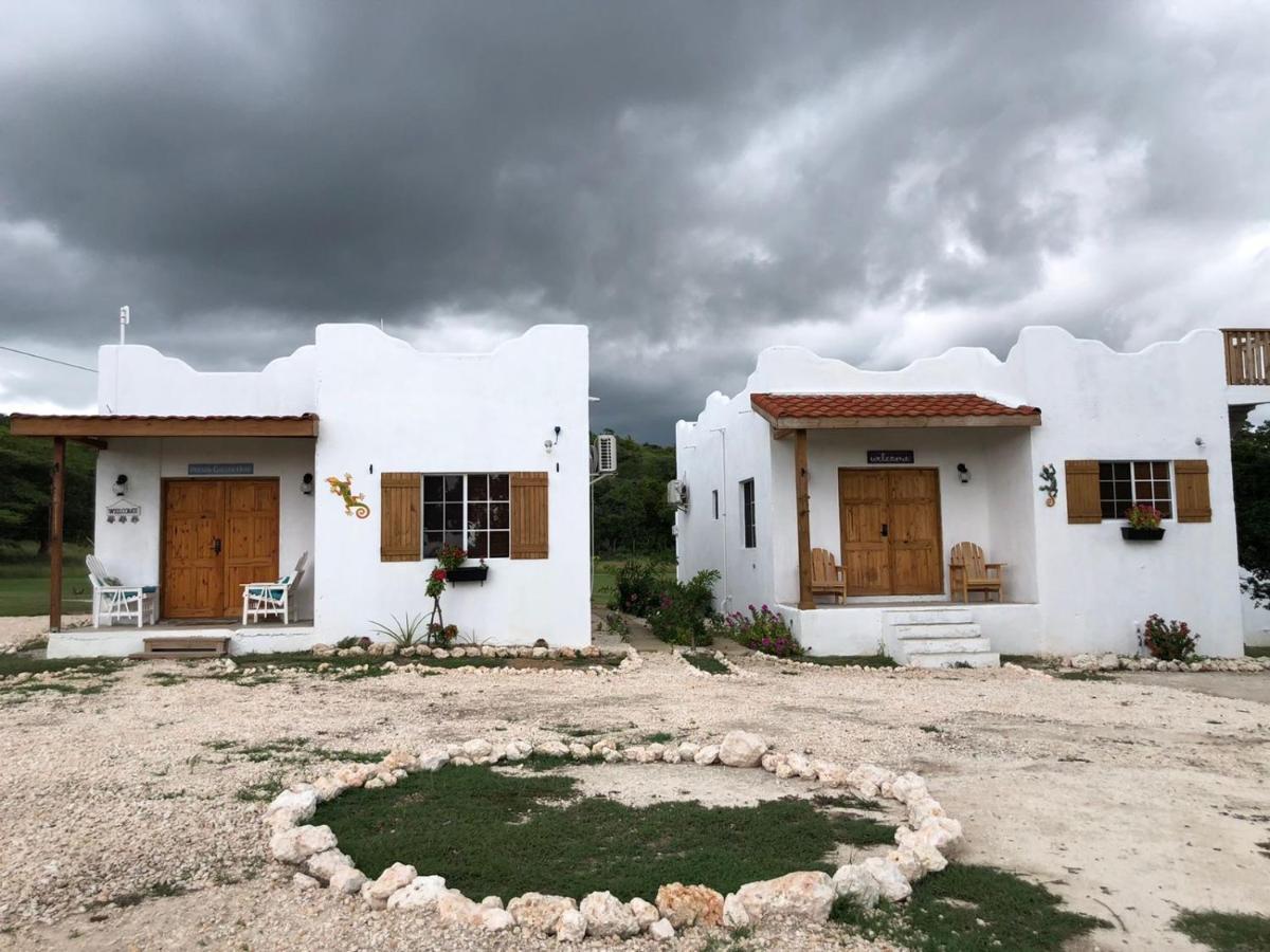 Azteca Villas Treasure Beach Exterior foto