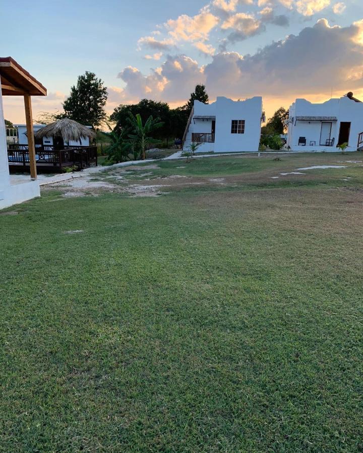 Azteca Villas Treasure Beach Exterior foto